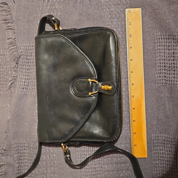 Designer Vintage Leather Handbag with Long Strap - Picture 3 of 9